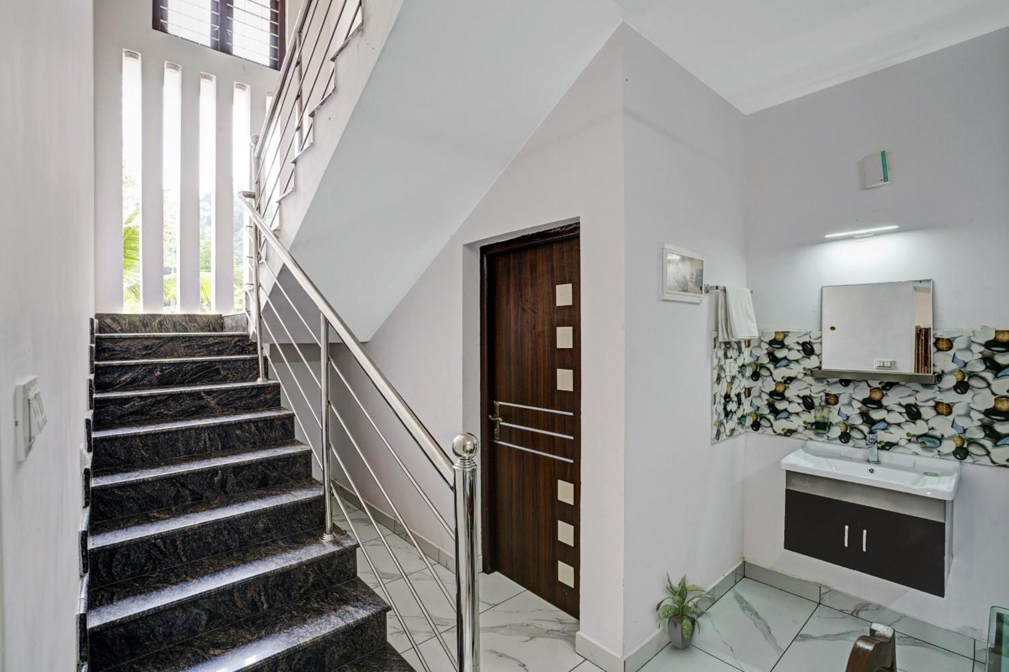 Spot On Shalom Palace Residency Neriyamangalam Extérieur photo